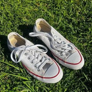 Converse white low top women’s 7.0 🤍